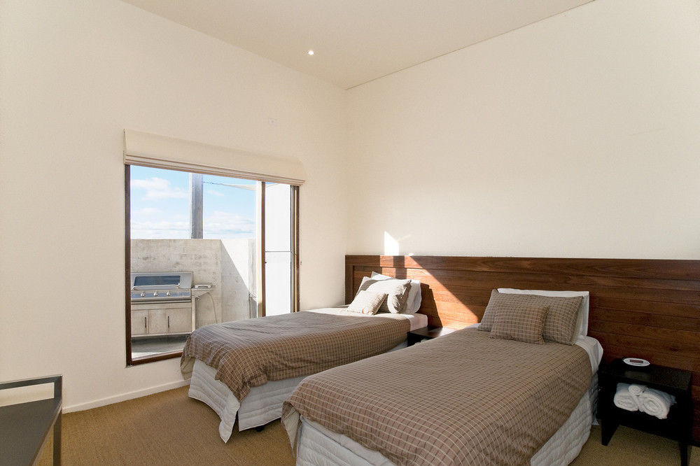 Hearns Beachside Villa 2 Порт-Фейри Экстерьер фото