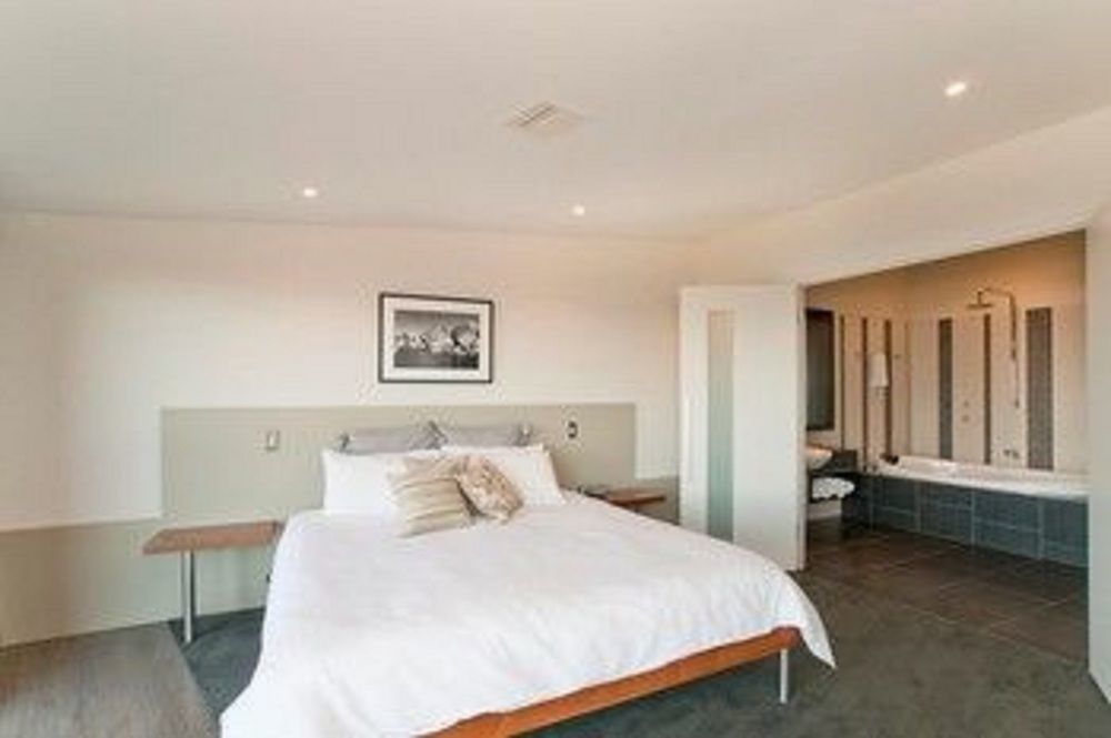 Hearns Beachside Villa 2 Порт-Фейри Экстерьер фото