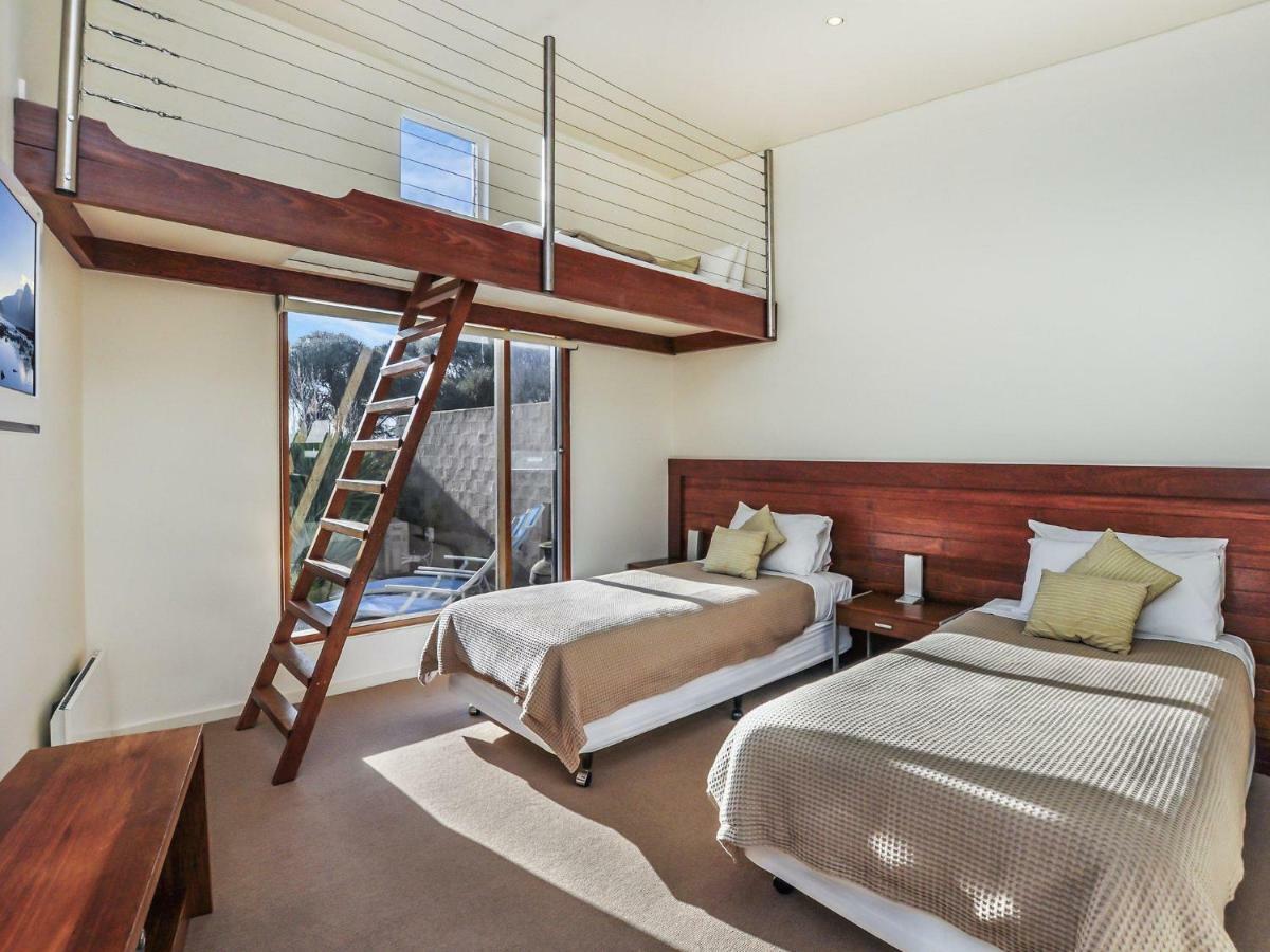 Hearns Beachside Villa 2 Порт-Фейри Экстерьер фото