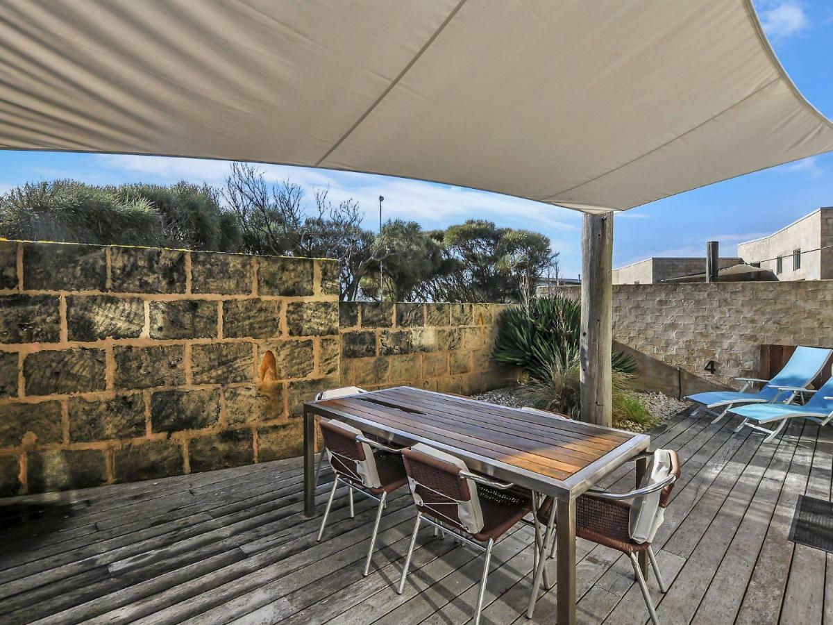 Hearns Beachside Villa 2 Порт-Фейри Экстерьер фото